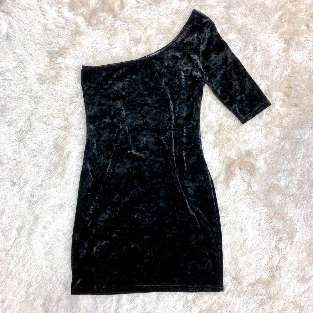 Garcia Crushed Velvet One Shoulder Dress